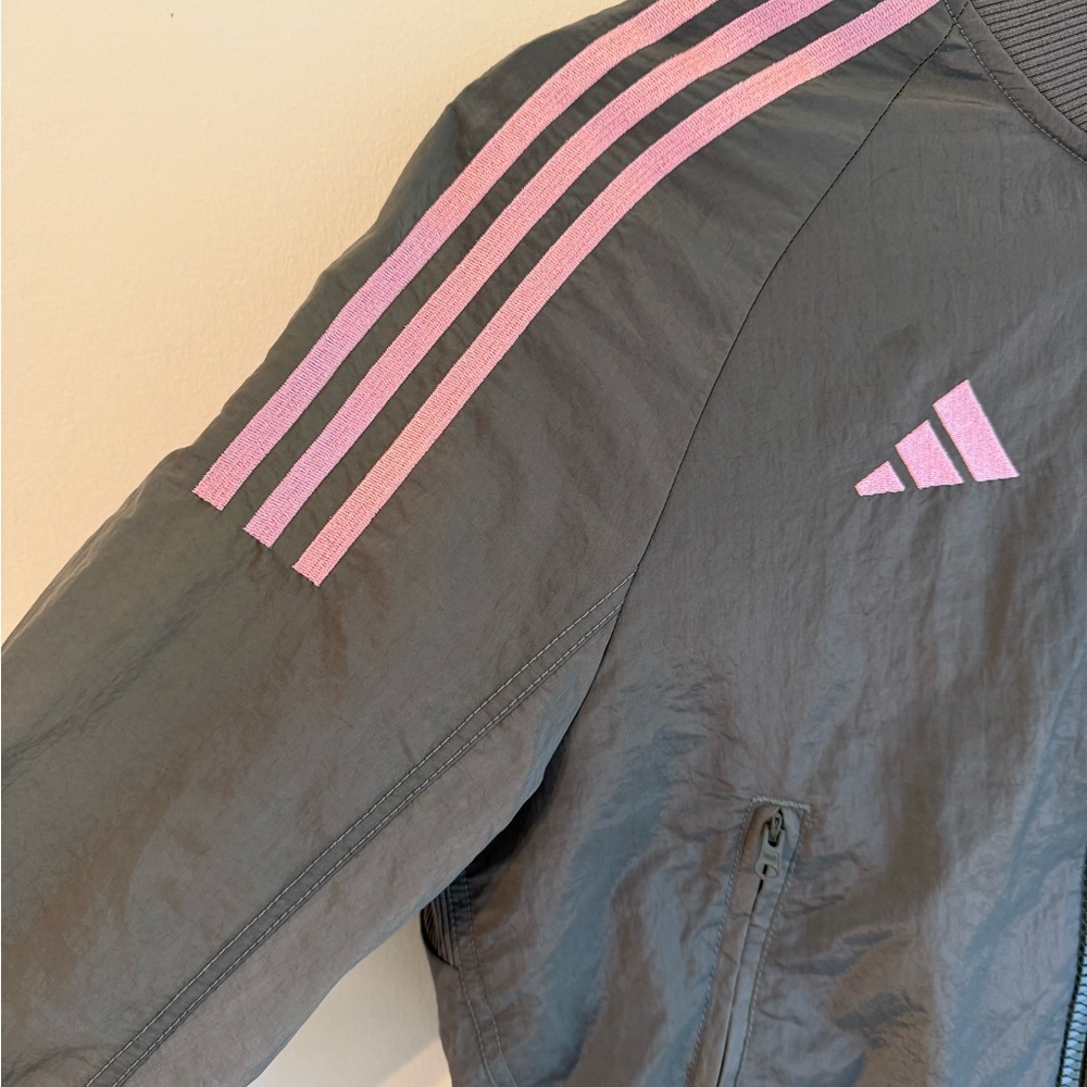 Adidas VRCT Gray Woven Legend Green Jacket with Pink Stripes *NEW WITHOUT TAGS* - Picture 6 of 13